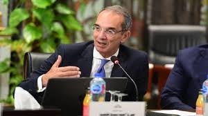  وزارة الاتصالات وتكنولوجيا المعلومات تؤكد: تصريحات الوزير حول زيادة كفاءة الإنترنت بعد الحريق   تم اجتزائها من سياقها وتغيير معناه...  الوزير تحدث من منظور تقنى يستخدمه المتخصصون لقياس كفاءة الخدمة بعد تعرضها لأى حادث
